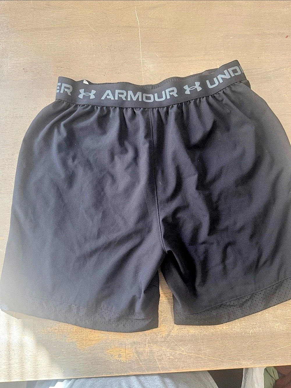 Under Armour Men's Athletic Shorts in Black Like New